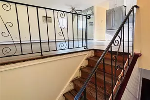537 Lakeway Dr, West Babylon, NY 11704 - Photo 2