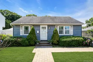 6 Linton Ct, West Babylon, NY 11704 - Photo 2