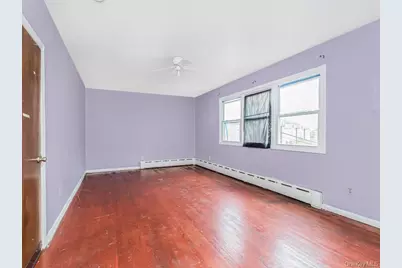 20 Saint Josephs Avenue, Yonkers, NY 10703 - Photo 22