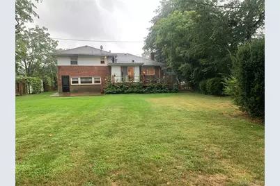 2 Stuart Drive, Syosset, NY 11791 - Photo 16