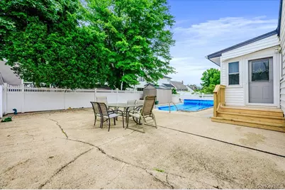 1815 Meadowbrook Road, Merrick, NY 11566 - Photo 22
