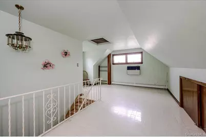 1815 Meadowbrook Road, Merrick, NY 11566 - Photo 12