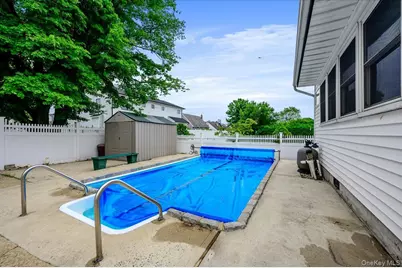 1815 Meadowbrook Road, Merrick, NY 11566 - Photo 24