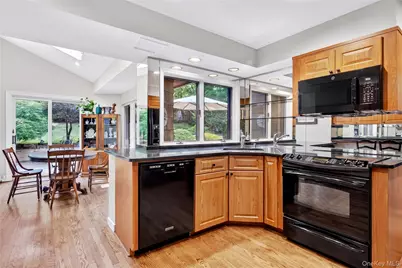 165 Salem Road, East Hills, NY 11577 - Photo 8