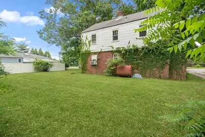 544 S Wellwood Avenue, Lindenhurst, NY 11757 - Photo 20