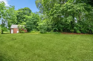 544 S Wellwood Ave, Lindenhurst, NY 11757 - Photo 18