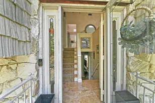 97 Elk St, South Huntington, NY 11743 - Photo 4