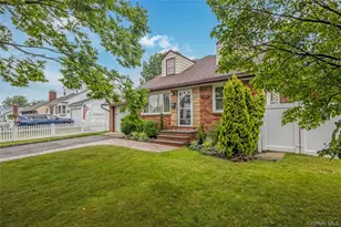 192 Sycamore Ave, Bethpage, NY 11714 - Photo 4