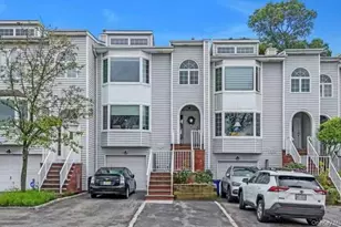 2-40 Oak Park Dr, Douglaston, NY 11362 - Photo 10