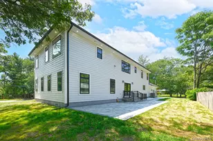 11 Edcris Ln, Huntington, NY 11743 - Photo 30