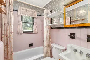 16 Ormond Pl, Shirley, NY 11967 - Photo 18