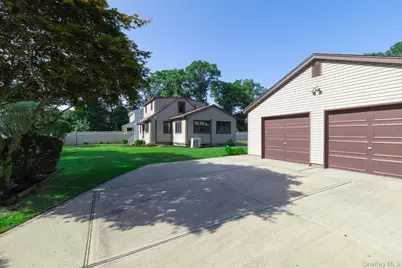 16 Ormond Place, Shirley, NY 11967 - Photo 26