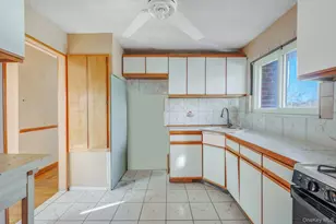 105 Ames St, Brentwood, NY 11717 - Photo 12