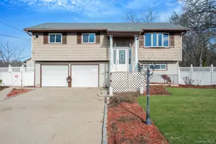 105 Ames St, Brentwood, NY 11717 - Photo 2