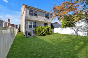 38 Sintsink Dr W, Port Washington, NY 11050 - Photo 16