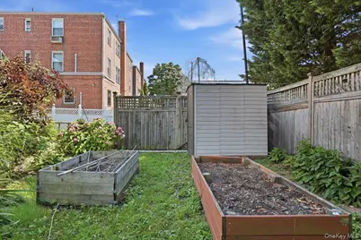 1415 Reed Place, Bronx, NY 10465 - Photo 20