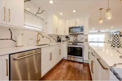 618 E Walnut Street, Long Beach, NY 11561 - Photo 8