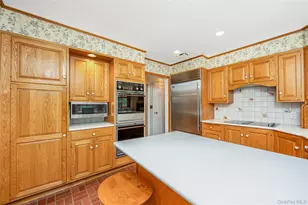 8 Arosa Ct, Greenlawn, NY 11740 - Photo 12