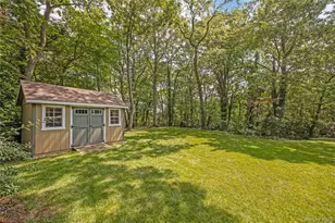 8 Arosa Ct, Greenlawn, NY 11740 - Photo 32