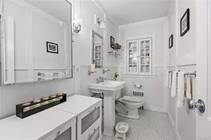 75 Bulson Rd, Rockville Centre, NY 11570 - Photo 26