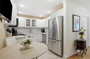907 Altessa Blvd, Melville, NY 11747 - Photo 4