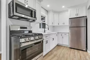 26 Woodland St, Ronkonkoma, NY 11779 - Photo 8