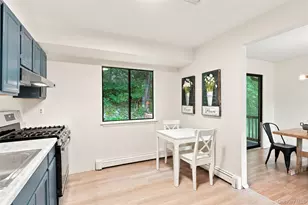 107 Sutton Park Rd, Poughkeepsie, NY 12603 - Photo 14