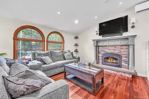 6 Mayflower Ln, East Setauket, NY 11733 - Photo 4