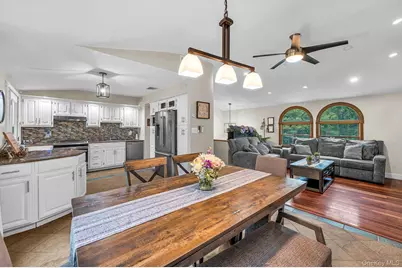 6 Mayflower Lane, East Setauket, NY 11733 - Photo 6