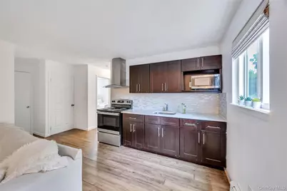 192 N 21st Street, Wheatley Heights, NY 11798 - Photo 28