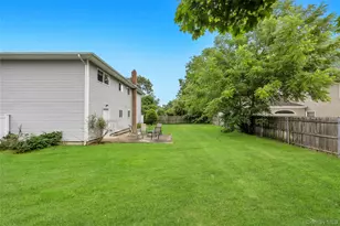 192 N 21st St, Wheatley Heights, NY 11798 - Photo 40