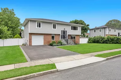 192 N 21st Street, Wheatley Heights, NY 11798 - Photo 2