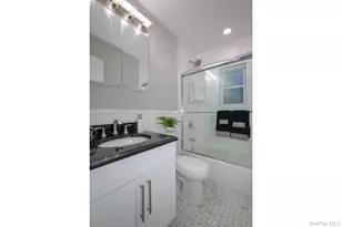 92 S Clinton Ave, Bay Shore, NY 11706 - Photo 8
