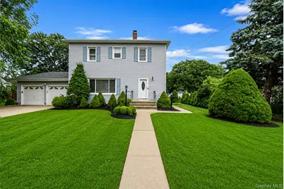 527 Milligan Lane, West Islip, NY 11795 - Photo 1