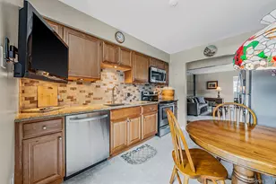 527 Milligan Ln, West Islip, NY 11795 - Photo 20