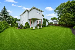 527 Milligan Ln, West Islip, NY 11795 - Photo 30