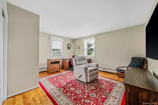 527 Milligan Ln, West Islip, NY 11795 - Photo 22
