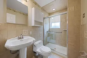 527 Milligan Ln, West Islip, NY 11795 - Photo 26
