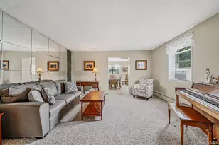 527 Milligan Ln, West Islip, NY 11795 - Photo 16