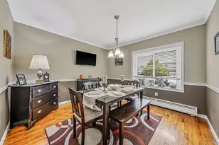 527 Milligan Ln, West Islip, NY 11795 - Photo 12