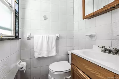 7822 79th Place, Glendale, NY 11385 - Photo 8