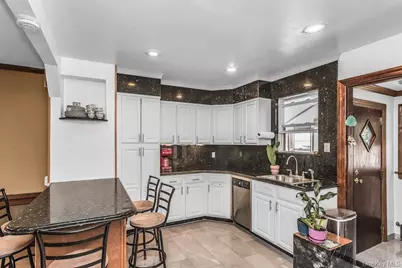 7822 79th Place, Glendale, NY 11385 - Photo 6