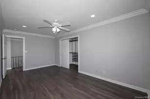 21 Brentwood Rd, Bay Shore, NY 11706 - Photo 12