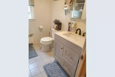 61 Gateway, Rockville Centre, NY 11570 - Photo 10