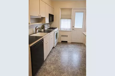 61 Gateway, Rockville Centre, NY 11570 - Photo 6