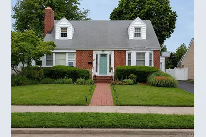 61 Gateway, Rockville Centre, NY 11570 - Photo 1