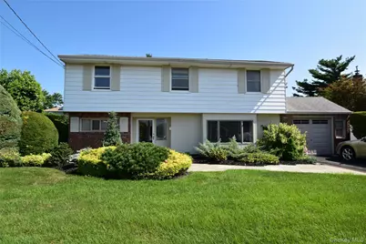333 N Albany Avenue, Massapequa, NY 11758 - Photo 24