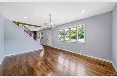 146 Dawn Drive, Centereach, NY 11720 - Photo 8