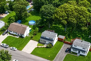 146 Dawn Dr, Centereach, NY 11720 - Photo 4