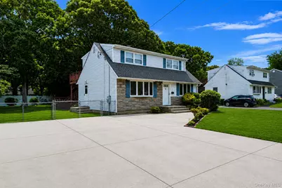 146 Dawn Drive, Centereach, NY 11720 - Photo 30